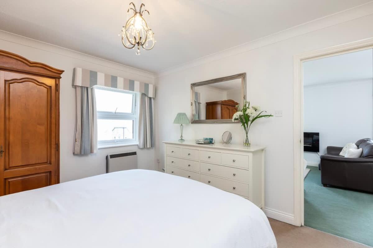 Fabulous High Street Townhouse With Stunning Views & Parking At 'Eagles Nest' Villa Falmouth Exterior photo
