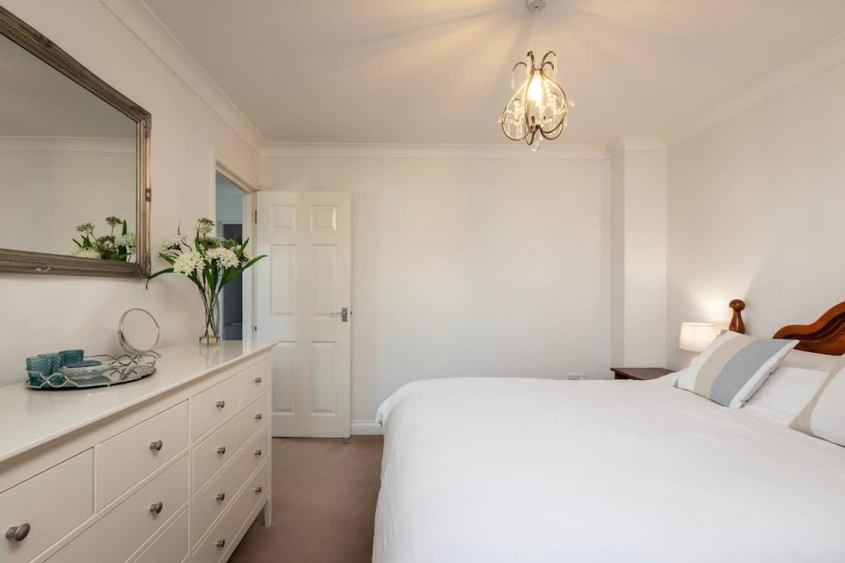 Fabulous High Street Townhouse With Stunning Views & Parking At 'Eagles Nest' Villa Falmouth Exterior photo